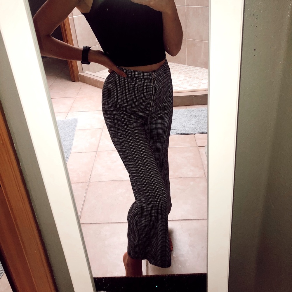 Flair crop b&w plaid pants